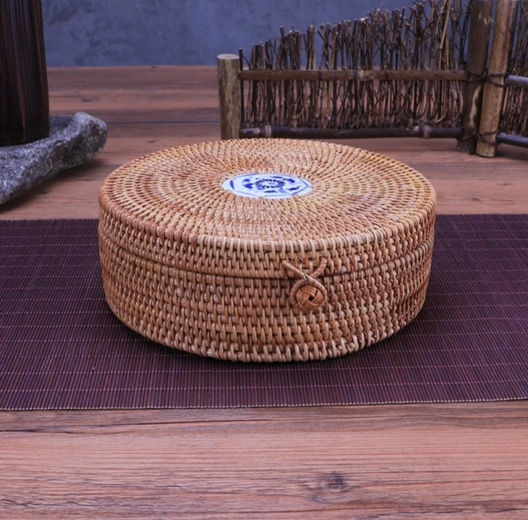 Rattan Weaving Storage Box - Versatile Handmade Organizer for Jewelry, Makeup